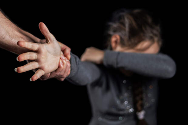 Baza: в Башкирии в многодетной семье живет девочка-маугли