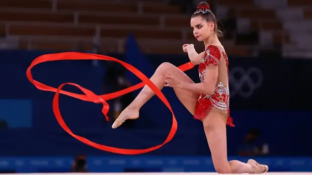 Журова: надеюсь, результат в упражнении с лентами не собьёт сестёр Авериных с толку