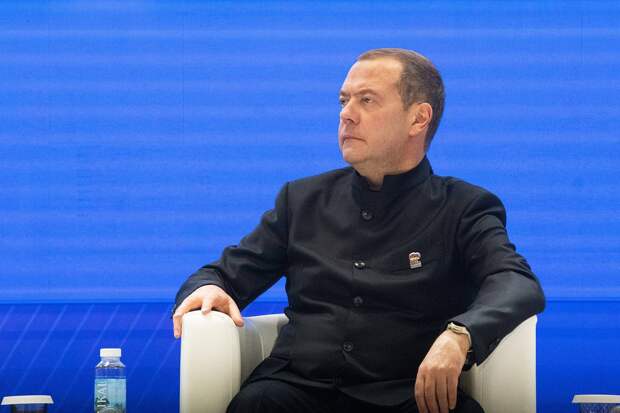 Медведев назвал связанную с дронами проблему всех армий мира