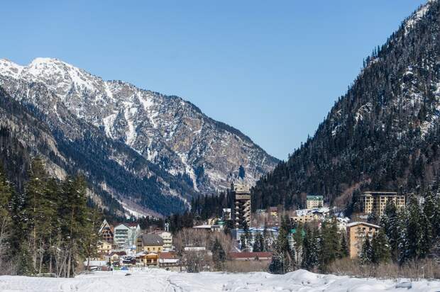 Гости российского горнолыжного курорта массово отравились