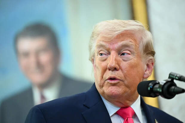 Букингемский дворец проверит охрану Карла III перед визитом в США