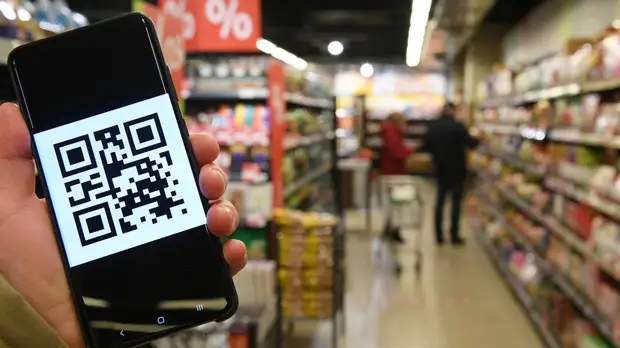 В Госдуме поддержали подготовку законопроектов об обязательных QR-кодах в магазинах и транспорте