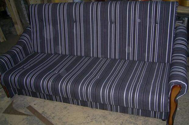 Сложенный диван