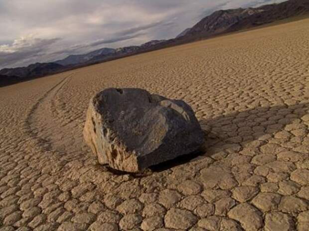 Долина двигающихся камней (Racetrack Playa) (16 фото)