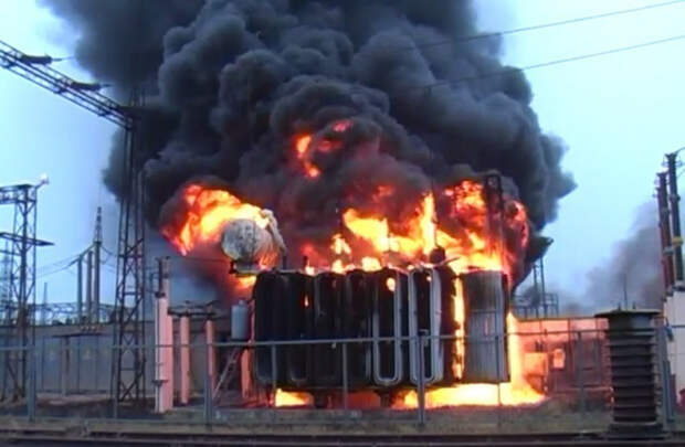 По всему Киеву горят трансформаторные подстанции