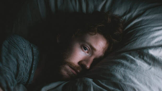 Кожа диктует правила: как дерматит разрушает память и сон