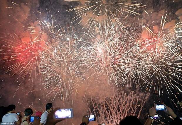 Манила, Филиппины, парк развлечений Пасай города мира, новогодний, новый год, новый год 2018, празднование, фейерверк, фейерверки