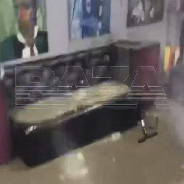 Магазин виниловых пластинок в российском городе утонул в фекалиях