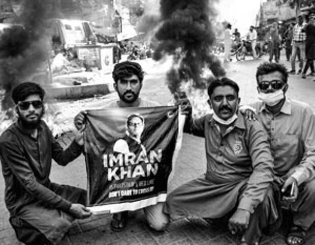 Пролетарский бунт поставил ядерную державу Пакистан на грань гражданской войны