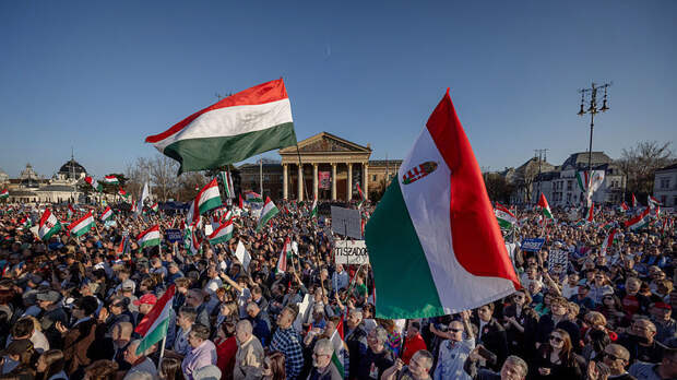 «Марш мира» в поддержку Орбана собрал 180 тысяч человек
