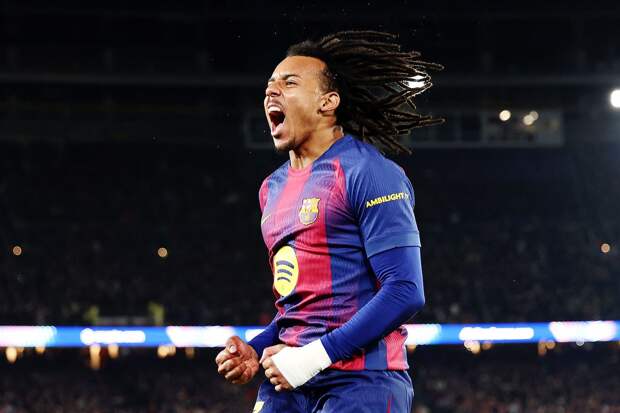 «Ливерпуль» может приобрести защитника «Барселоны» за 80 млн евро