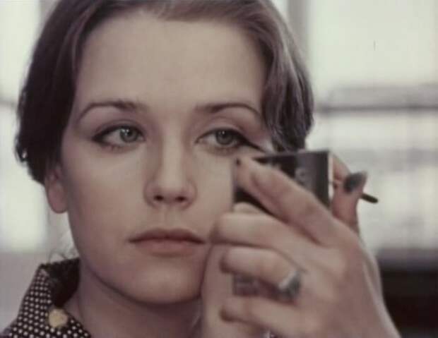 Ирина Алферова в фильме *С любимыми не расставайтесь*, 1979 | Фото: kino-teatr.ru Ирина Алферова в фильме *С любимыми не расставайтесь*, 1979 | Фото: kino-teatr.ru