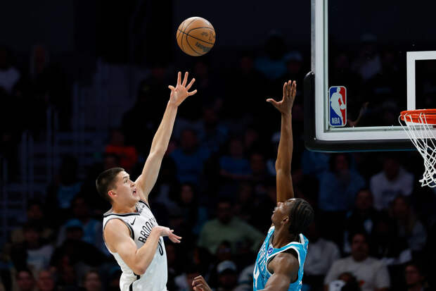 Российский баскетболист "Бруклина" Демин установил уникальный рекорд НБА