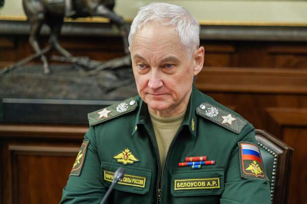 Белоусову представили образец мобильного комплекта для закрытой связи