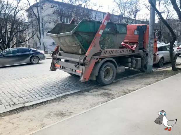 Движение «Севсвалки» продолжает вывозить мусор за свой счет