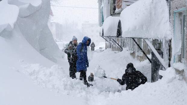 Спасатель Милютин призвал контролировать состояние лавиноопасных крыш
