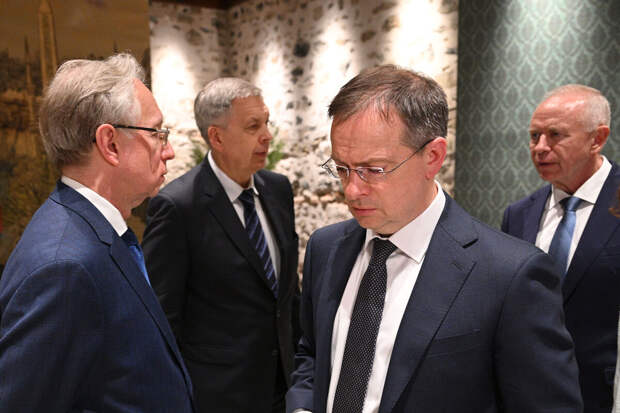 ТАСС: Россию на переговорах в Женеве представят не менее 15 человек