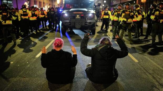 США раскололись на два лагеря: кровавая стрельба пошатнула единство нации