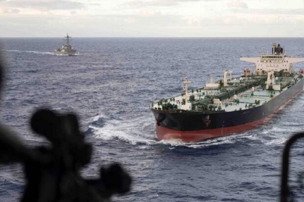 США перехватили в Индийском океане нефтетанкер из-за нарушения санкций