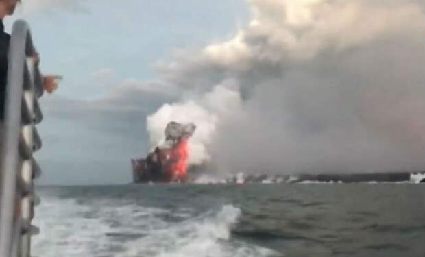 Взрыв вулканической бомбы на видео