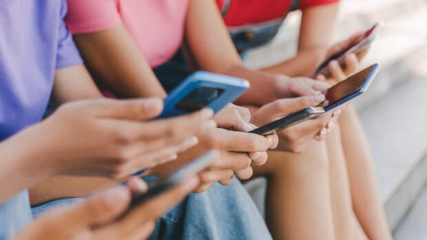 Парламент Турции запретил соцсети детям младше 15 лет