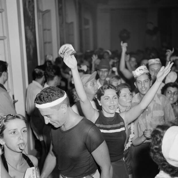 Блог - Карнавал в Рио-де-Жанейро: как это было в далеком 1953 году Карнавал в Рио-де-Жанейро: как это было в далеком 1953 году