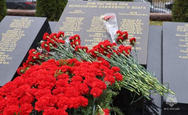 В год 35-летия МЧС России в Нижнем Новгороде открыт обновленный мемориал «Подвиг пожарного»