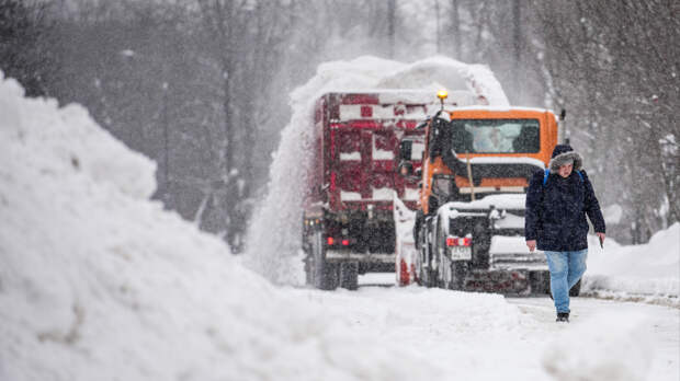 Третий день борьбы со стихией: когда Москву перестанет заваливать снегом