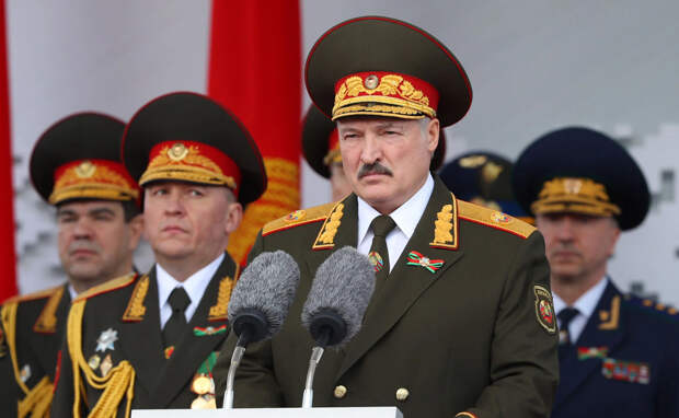 Лукашенко: «Драть шкуру» с командиров за слабую подготовку бойцов