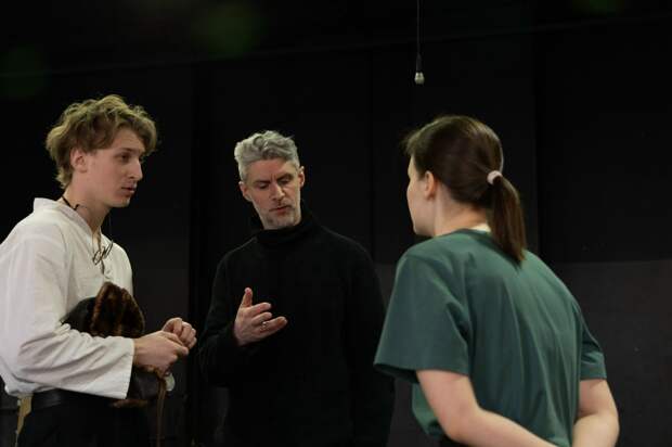 Олег Долин поставил «Ромео и Джульетту» на Вахтанговской сцене