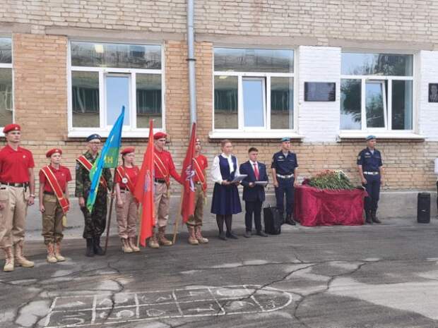 Сегодня состоялось торжественное открытие мемориальной доски гвардии сержанту Геннадию Литовченко, который погиб при исполнении воинского долга в ходе специальной военной операции на Украине. - 937215758071