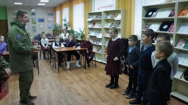 В Нелидово поисковики отряда ВПСО "Сова" провели встречу со школьниками