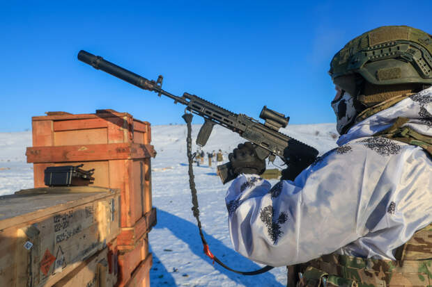 Ахматовец показал загадочную надпись на форме подчиненного