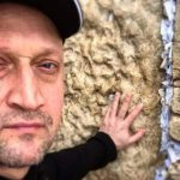 Миллионеры, которые тратят свои гонорары не на яхты и золотые унитазы, а ежегодно спасают тысячи детей
