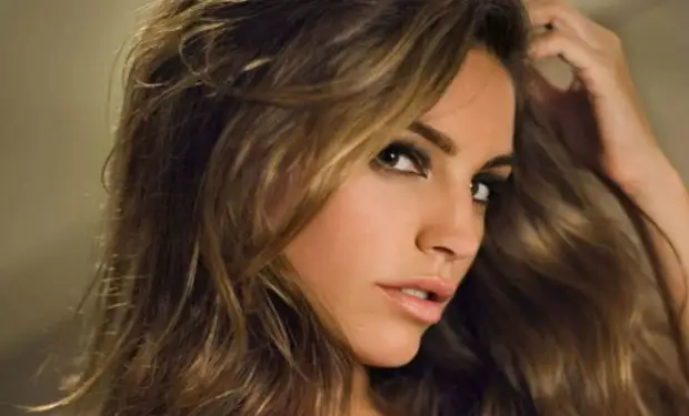 Келли Брук ученые назвали самой красивой в мире