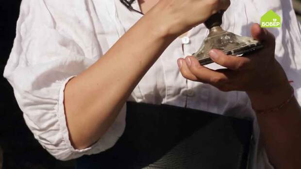 Как очистить подсвечник от воска