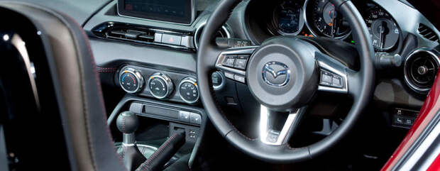Mazda MX-5 салон правый руль