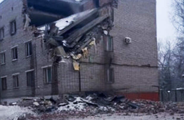 В Ленинградской области обрушилось задние военной полиции