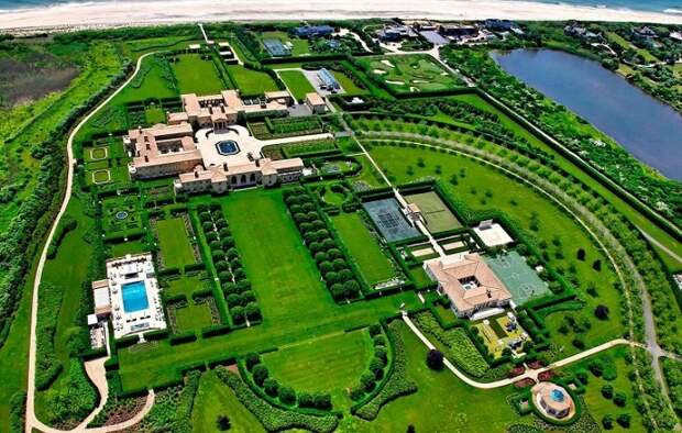 Огромный особняк богача-финансиста. /Фото: livejournal.com Огромный особняк богача-финансиста. /Фото: livejournal.com