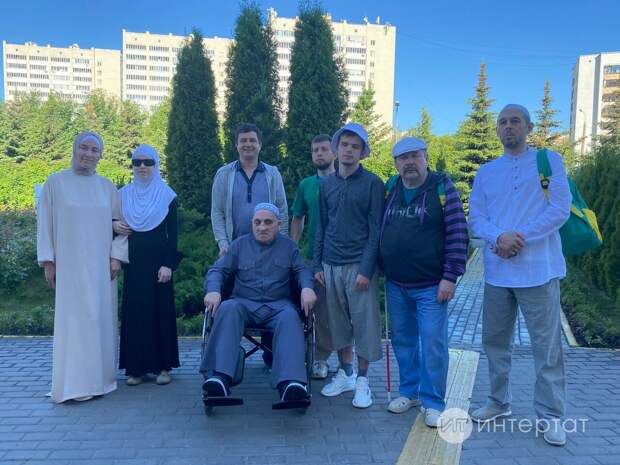 «Хаҗ турында уйларга да курка идем»: Күрмәүче мөселманнар төркеме Казаннан Мәккәгә китте