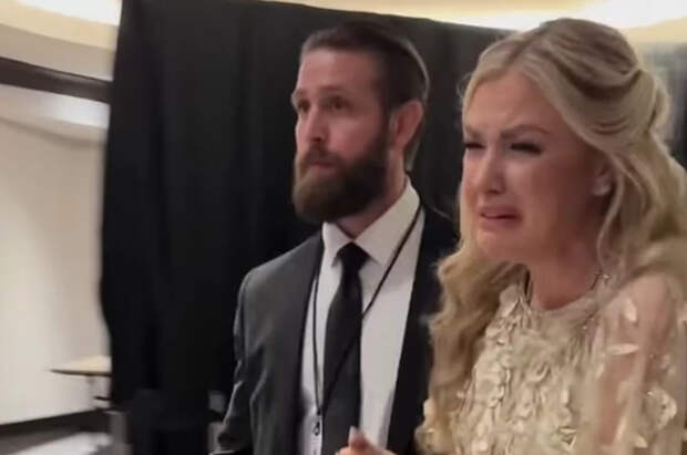 Вдова Кирка разрыдалась во время эвакуации из-за выстрелов на приеме Трампа