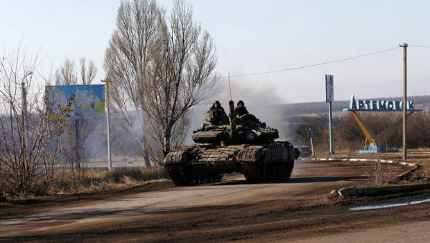 Танк украинских вооруженных сил возле города Артёмовск