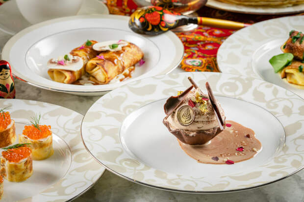 Шесть вкусов Масленицы, икорное шоу и царские блины: «Дом со львами» провожает зиму