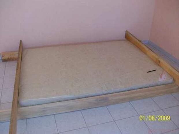 Кровать для дачи