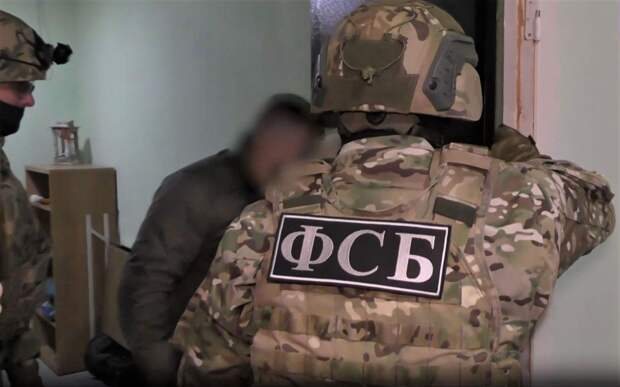 ФСБ показала видео задержания готовивших теракт против руководства РКН