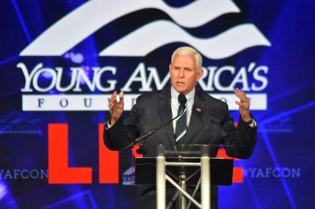 Бывший вице-президент Майк Пенс допустил, что может вступить в борьбу за пост главы США