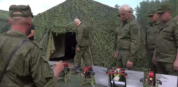 Украинские военные: у российских войск под Купянском в пять раз больше дронов, чем у ВСУ