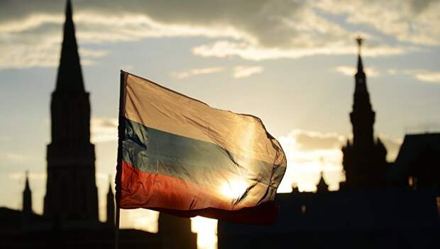 Российский флаг на Красной площади. Архивное фото