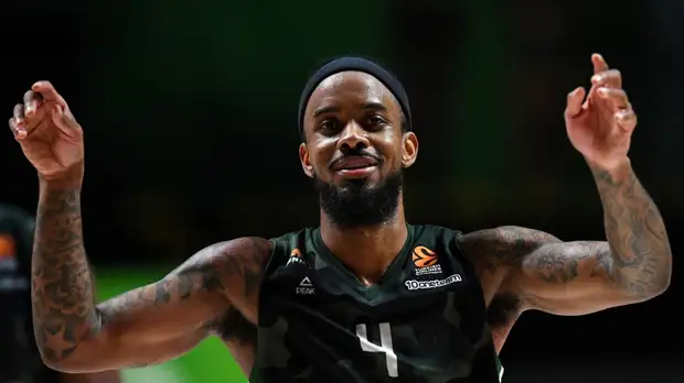 УНИКС одолел «Жальгирис» в баскетбольной Евролиге