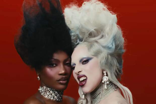 Леди Гага и Doechii (Lady Gaga and Doechii) превратили танцпол в "Подиум" (Runway)